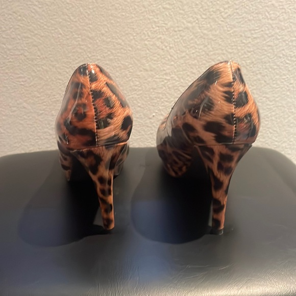 Worthington Leopard Heels Size 8 - Glossy - Picture 4 of 6